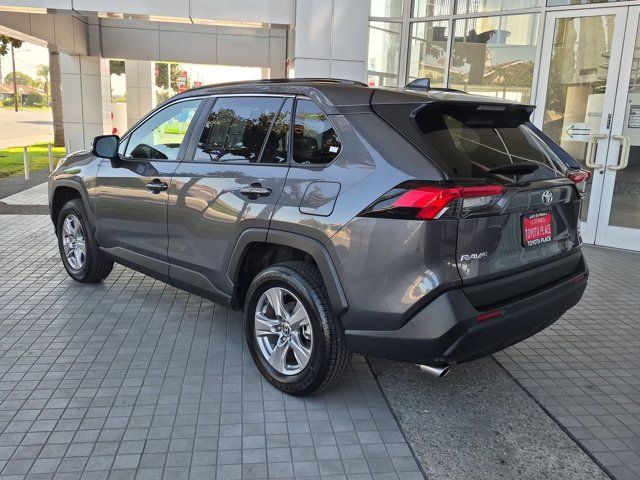 Used 2025 Toyota RAV4 XLE AWD/4WD image 11