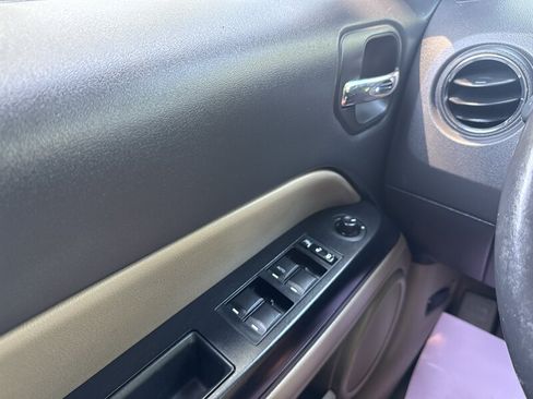 Used 2012 Jeep Patriot Latitude w/ Altitude Pkg AWD/4WD image 37