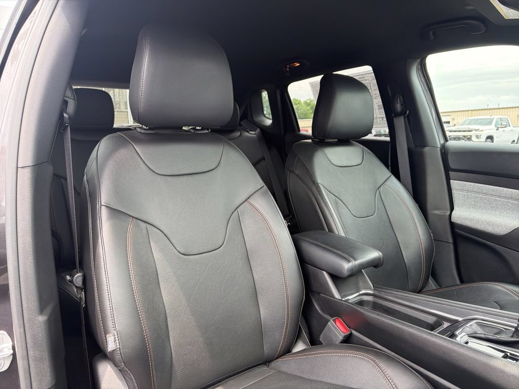 Used 2023 Jeep Compass Latitude AWD/4WD image 11
