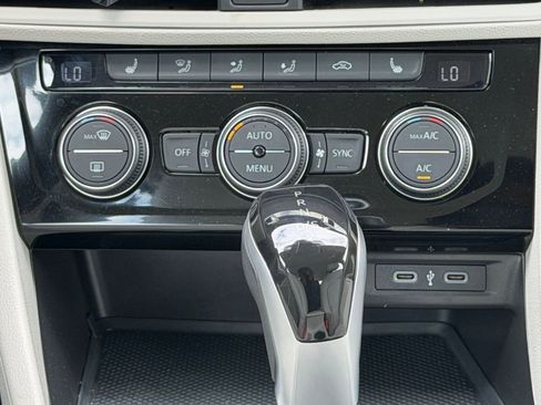 Used 2023 Volkswagen Jetta SE image 15