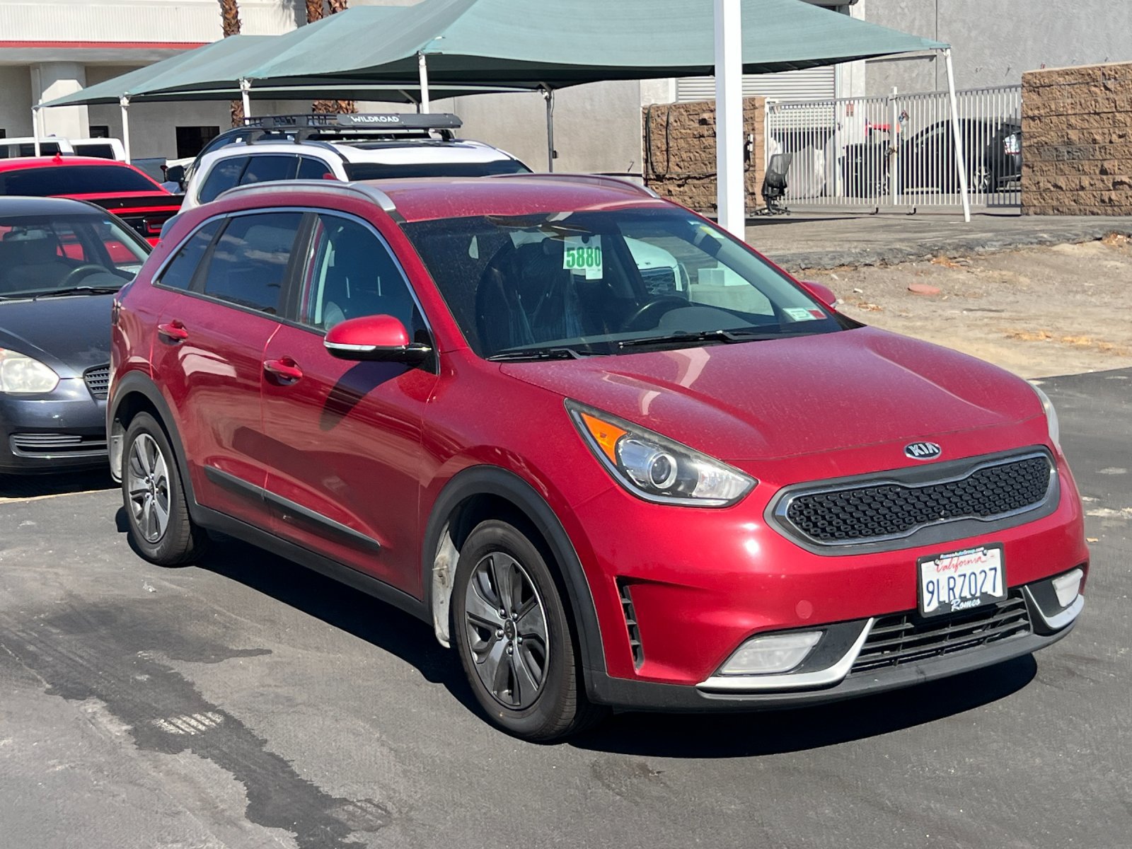 Used 2019 Kia Niro EX FWD image 2