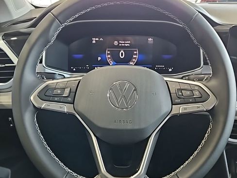 New 2026 Volkswagen Taos SE AWD/4WD image 33