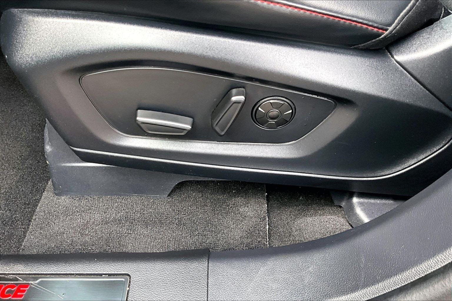 Used 2025 Ford Explorer ST RWD image 35
