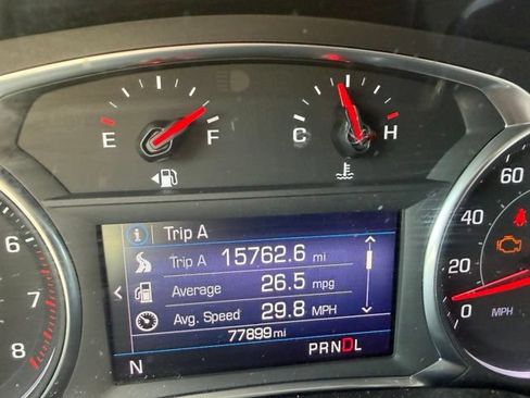 Used 2021 Chevrolet Blazer LT FWD image 2