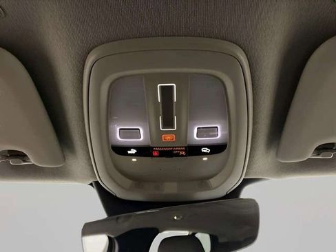 Used 2025 Volvo XC40 B5 Plus image 55