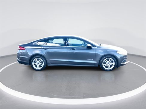 Used 2018 Ford Fusion S image 9