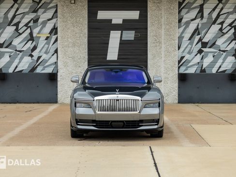 Used 2024 Rolls-Royce Spectre w/ Spectre Launch Package AWD/4WD image 3