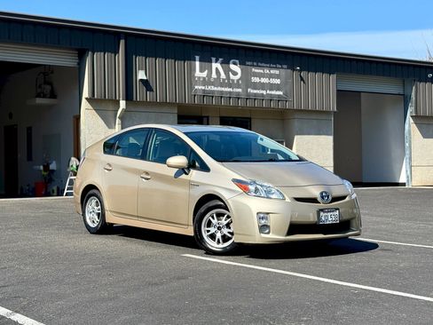 Used 2010 Toyota Prius Five image 1