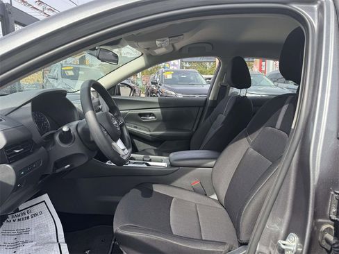 Used 2025 Nissan Sentra SV image 16