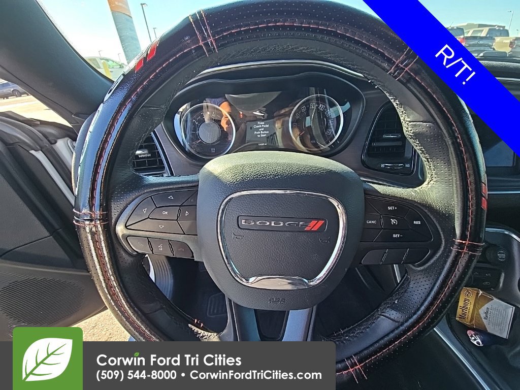 Used 2018 Dodge Challenger R/T RWD image 10