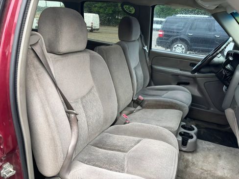 Used 2005 Chevrolet Suburban LS RWD image 19