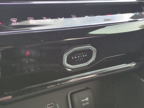 New 2026 Jeep Grand Cherokee Altitude AWD/4WD image 30