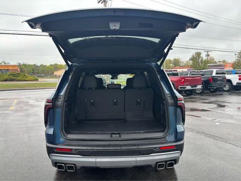 Used 2025 Chevrolet Traverse Z71 w/ Driver Confidence Package AWD/4WD image 8