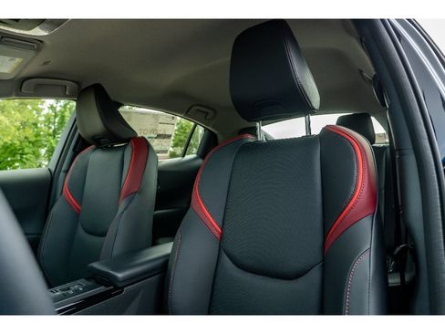 New 2026 Toyota Prius Plug-In Hybrid FWD image 13