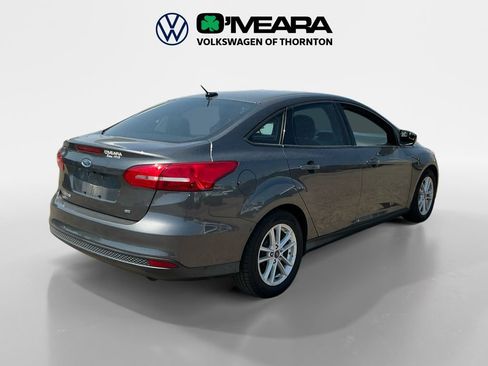 Used 2017 Ford Focus SE w/ Cold Weather Package FWD image 5