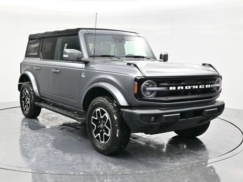 Used 2021 Ford Bronco Outer Banks image 1
