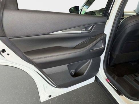 Used 2025 INFINITI QX60 Luxe image 45