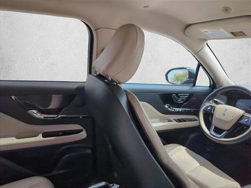 Used 2025 Lincoln Corsair FWD image 24