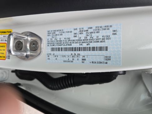 New 2026 Lincoln Corsair Premiere image 34