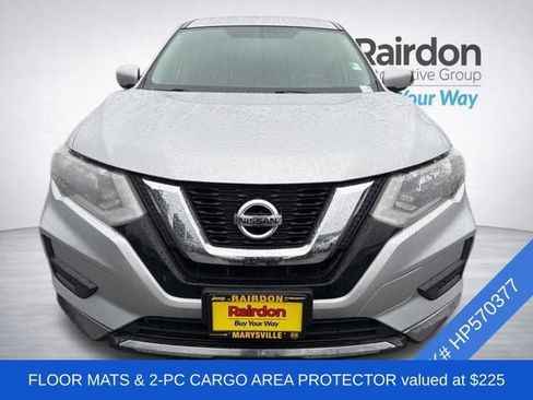 Used 2017 Nissan Rogue S image 2