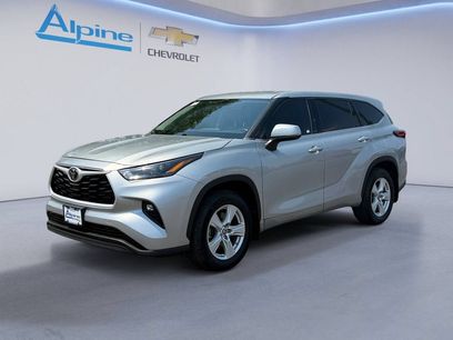 Used 2022 Toyota Highlander LE