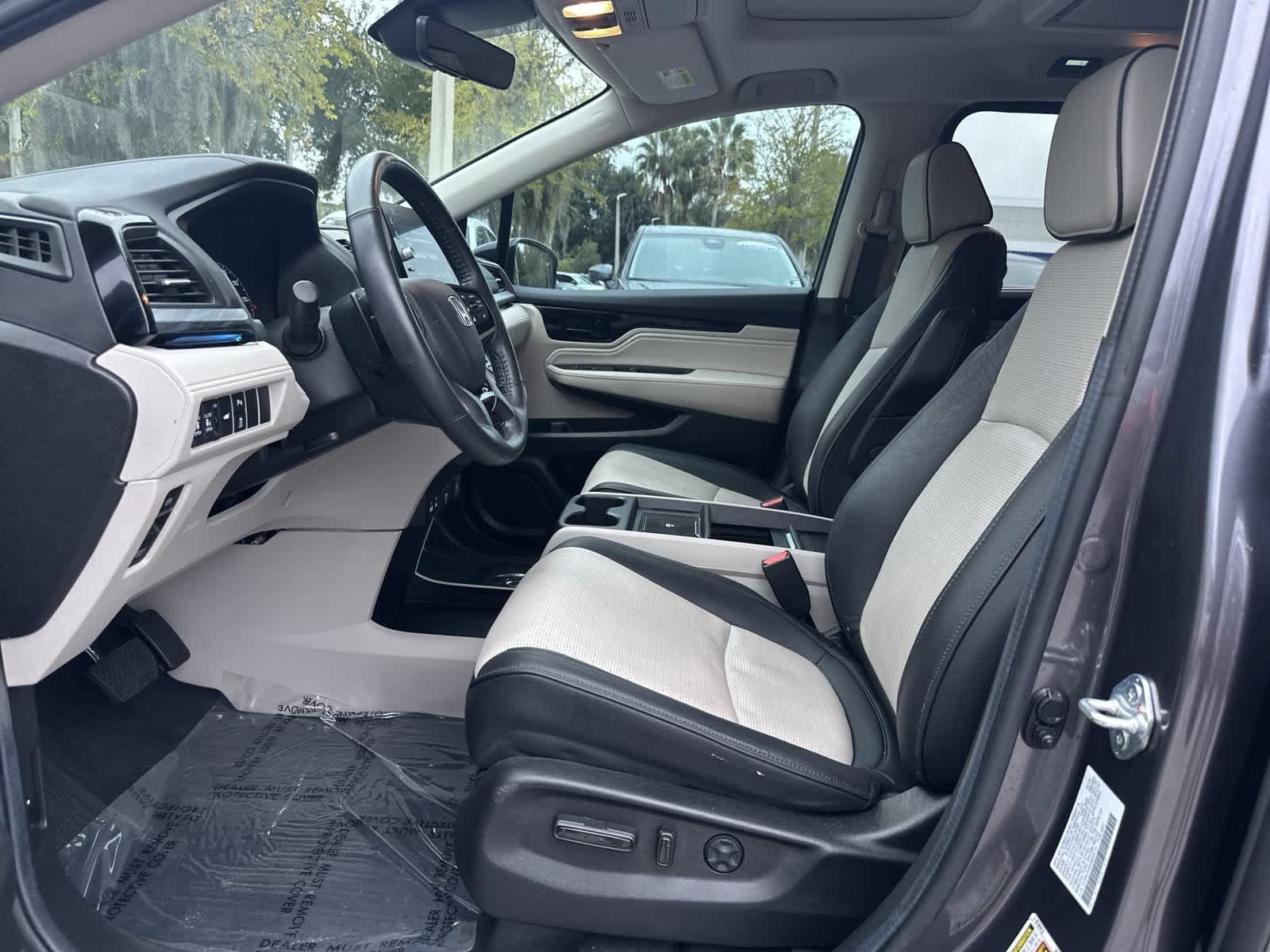 Used 2025 Honda Odyssey Elite image 13