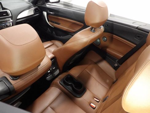 Used 2016 BMW M235i xDrive Convertible image 12