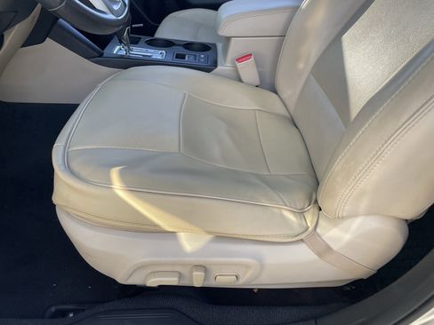 Used 2017 Subaru Outback 3.6R Limited image 19