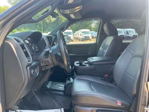 Used 2022 RAM 3500 Tradesman w/ Chrome Appearance Group AWD/4WD image 16
