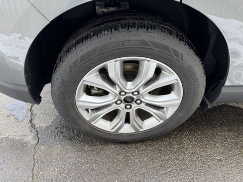 Used 2024 Ford Edge Titanium image 33