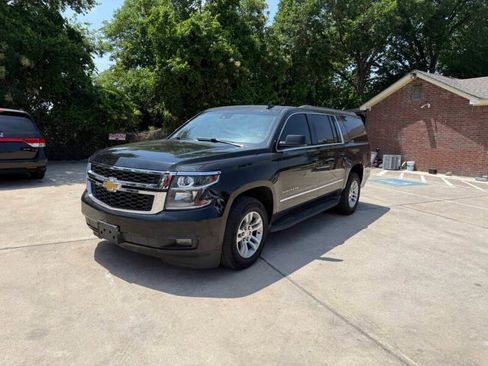 Used 2017 Chevrolet Suburban LT w/ Max Trailering Package RWD image 4