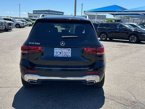 Used 2022 Mercedes-Benz GLB 250 w/ Premium Package Lite image 4