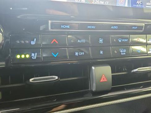 Used 2021 Toyota Highlander Platinum AWD/4WD image 19