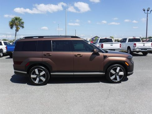 Used 2024 Hyundai Santa Fe Limited image 3