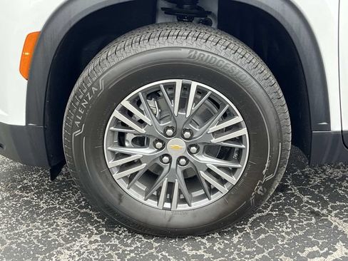 New 2026 Chevrolet Traverse LT w/ Driver Confidence Package FWD image 9