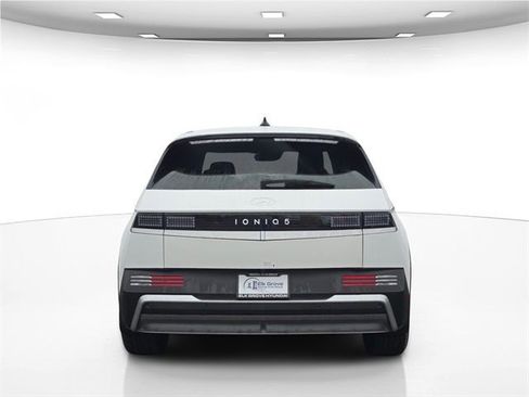 New 2026 Hyundai Ioniq 5 SEL image 8