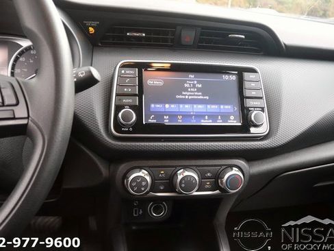 Used 2023 Nissan Kicks S image 17