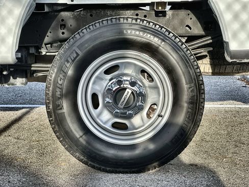 Used 2024 Ford F250 XL w/ XL Chrome Package image 8