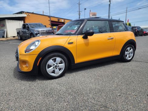 Used 2017 MINI Cooper 2-Door Hardtop FWD image 10