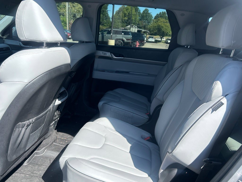 Used 2024 Hyundai Palisade SEL w/ Premium Package FWD image 4