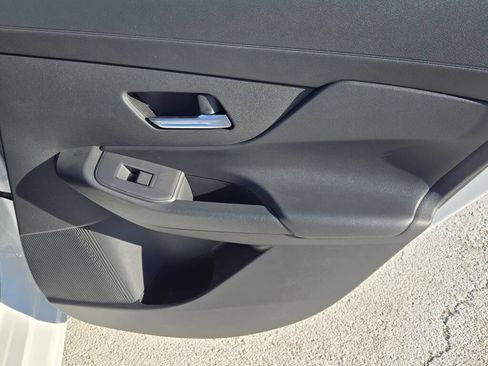 Used 2026 Nissan Sentra SV w/ SV Convenience Package FWD image 9