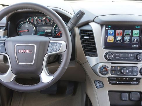 Used 2018 GMC Yukon XL SLT RWD image 30