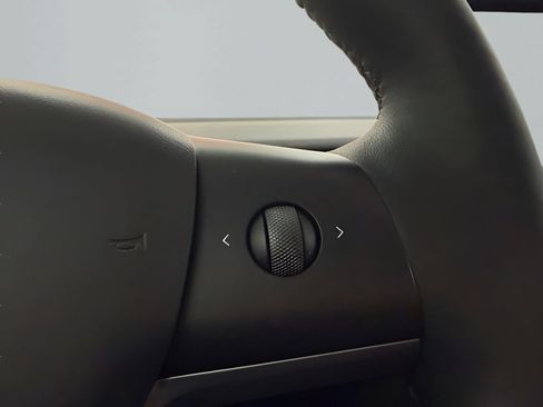 Used 2023 Tesla Model 3 Standard Range RWD image 18