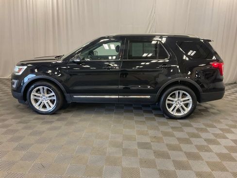 Used 2016 Ford Explorer XLT w/ Equipment Group 202A AWD/4WD image 18