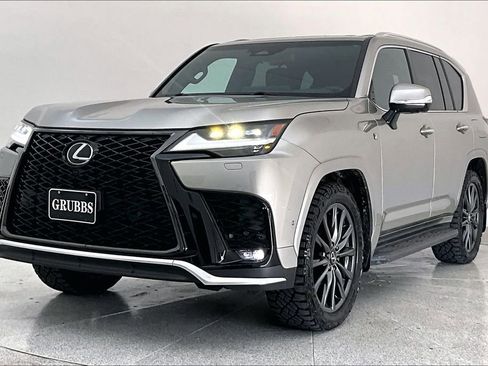 Used 2025 Lexus LX 700h F Sport image 16