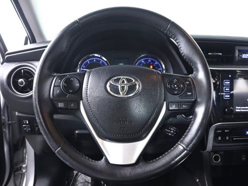 Used 2017 Toyota Corolla SE w/ SE Premium Package FWD image 11