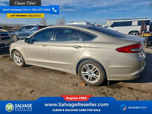 Used 2018 Ford Fusion SE w/ Fusion SE Technology Package image 3