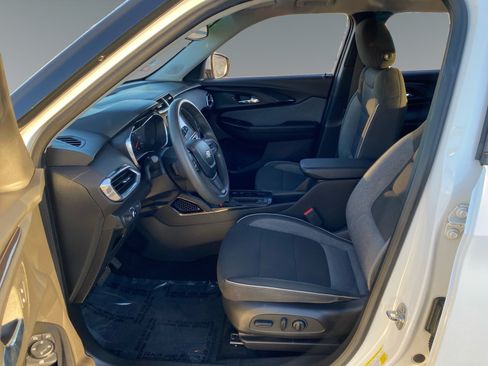 Used 2023 Chevrolet TrailBlazer LT w/ Convenience Package AWD/4WD image 9