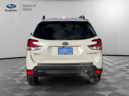 Used 2020 Subaru Forester Premium image 10