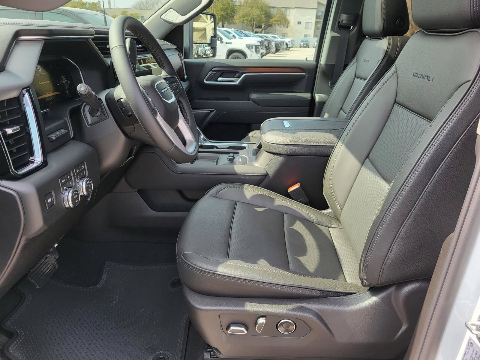 New 2026 GMC Sierra 2500 Denali w/ Denali Reserve Package AWD/4WD image 7